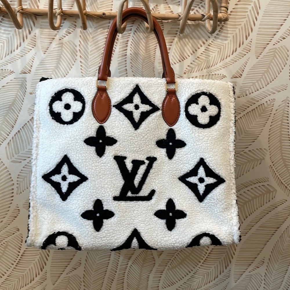 COPY - Beautiful Sherpa purse